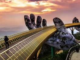 Là một trong top 10 Công ty du lịch uy tín nhất miền Trung, cùng với lịch sử hơn 12 năm phát triển không ngừng, Nam Á Đông Travel đã khẳng định vững chắc vị trí về chất lượng dịch vụ và hiệu quả kinh doanh trên thị trường du lịch trong nước