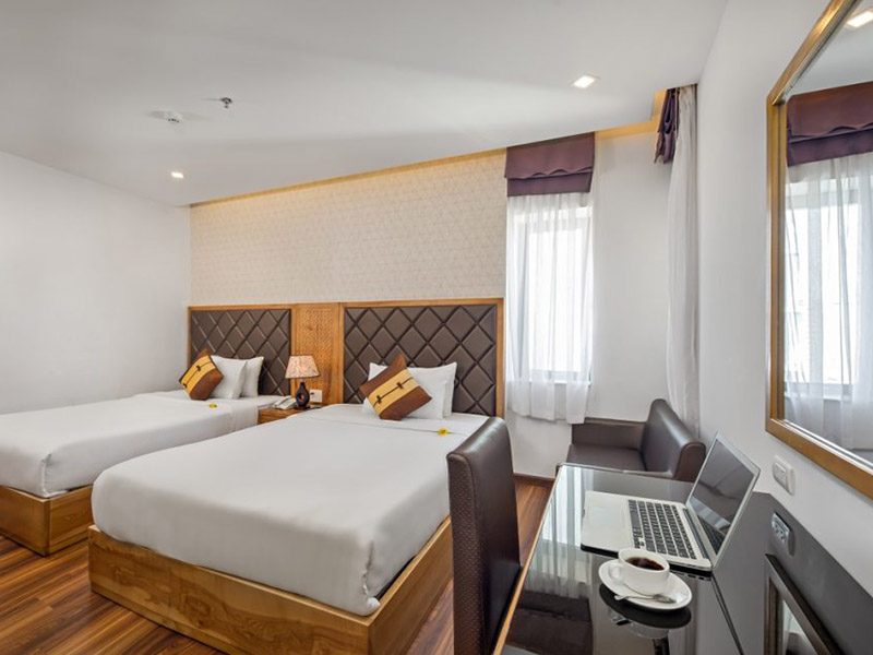 Là một trong top 10 Công ty du lịch uy tín nhất miền Trung, cùng với lịch sử hơn 12 năm phát triển không ngừng, Nam Á Đông Travel đã khẳng định vững chắc vị trí về chất lượng dịch vụ và hiệu quả kinh doanh trên thị trường du lịch trong nước